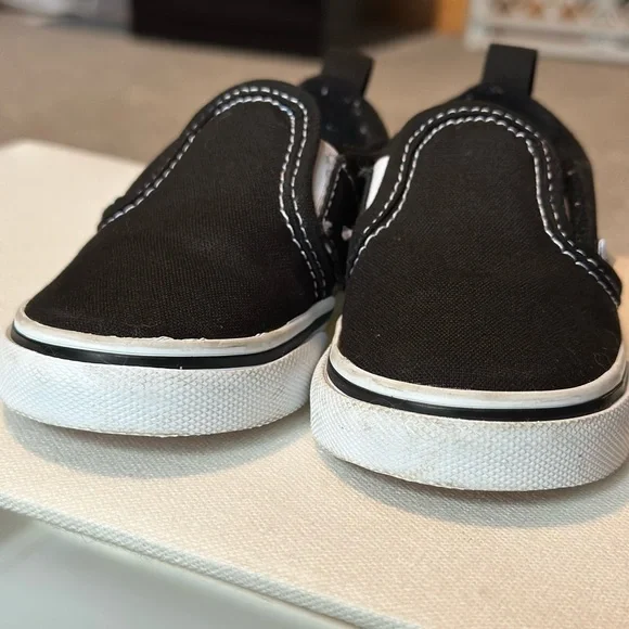 Vans Toddler Black Slip-On Shoes - Picture 3 of 7